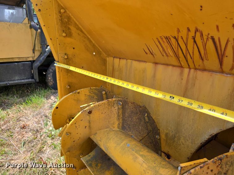 image for item DT6945 1981 Oshkosh WT-2206 snowblower truck