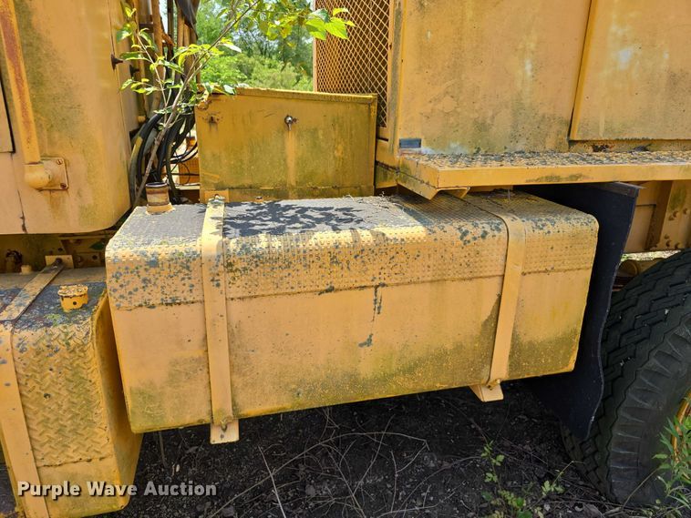 image for item DT6945 1981 Oshkosh WT-2206 snowblower truck