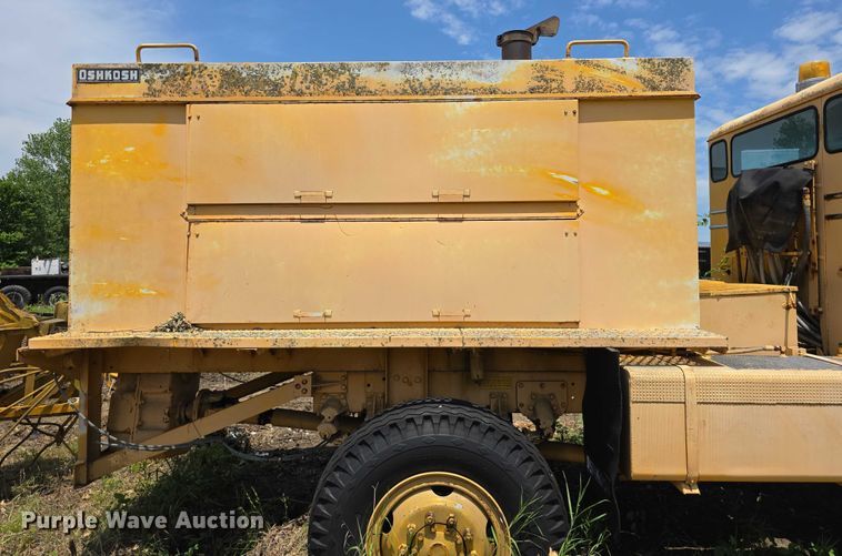 image for item DT6945 1981 Oshkosh WT-2206 snowblower truck