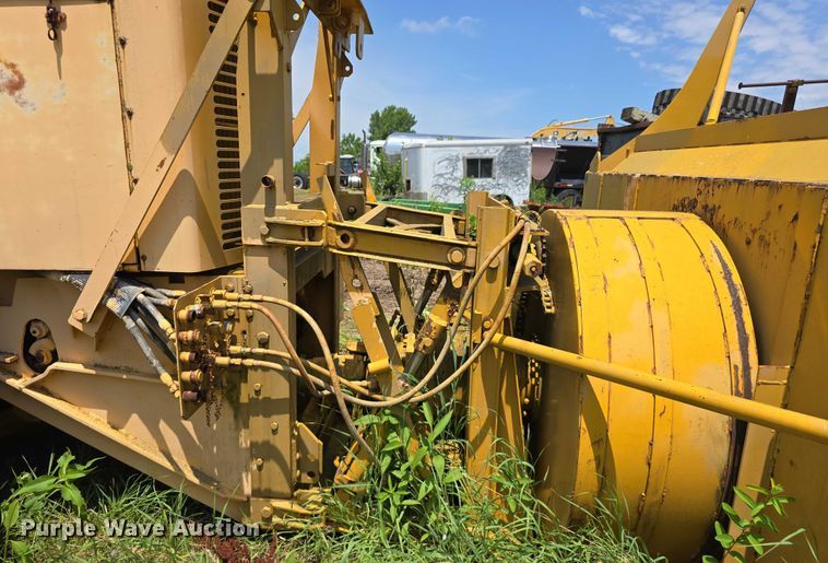 image for item DT6945 1981 Oshkosh WT-2206 snowblower truck