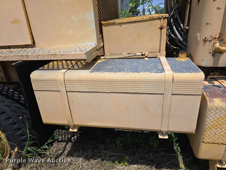 image for item DT6945 1981 Oshkosh WT-2206 snowblower truck