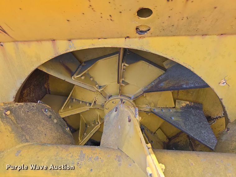 image for item DT6945 1981 Oshkosh WT-2206 snowblower truck