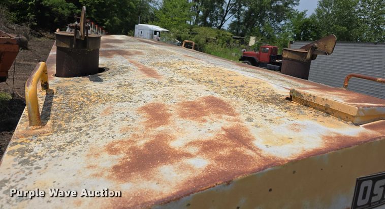 image for item DT6945 1981 Oshkosh WT-2206 snowblower truck