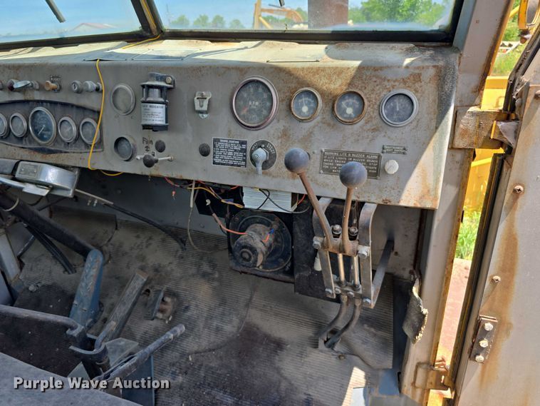 image for item DT6945 1981 Oshkosh WT-2206 snowblower truck