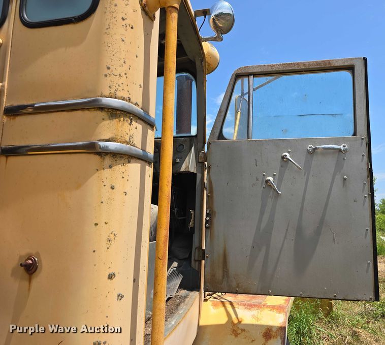 image for item DT6945 1981 Oshkosh WT-2206 snowblower truck