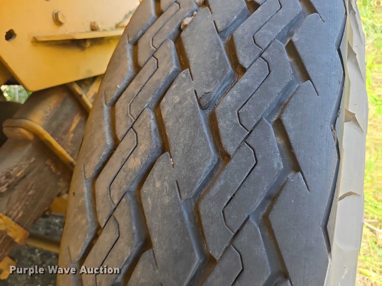 image for item DT6945 1981 Oshkosh WT-2206 snowblower truck