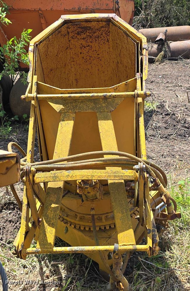 image for item DT6945 1981 Oshkosh WT-2206 snowblower truck