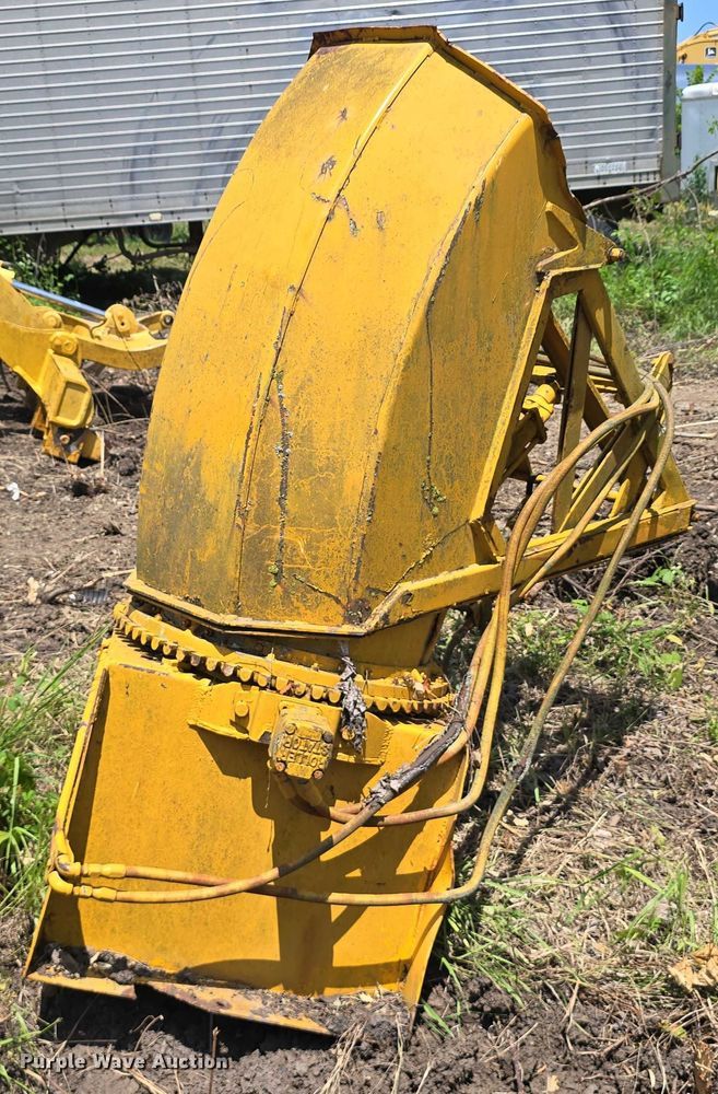 image for item DT6945 1981 Oshkosh WT-2206 snowblower truck