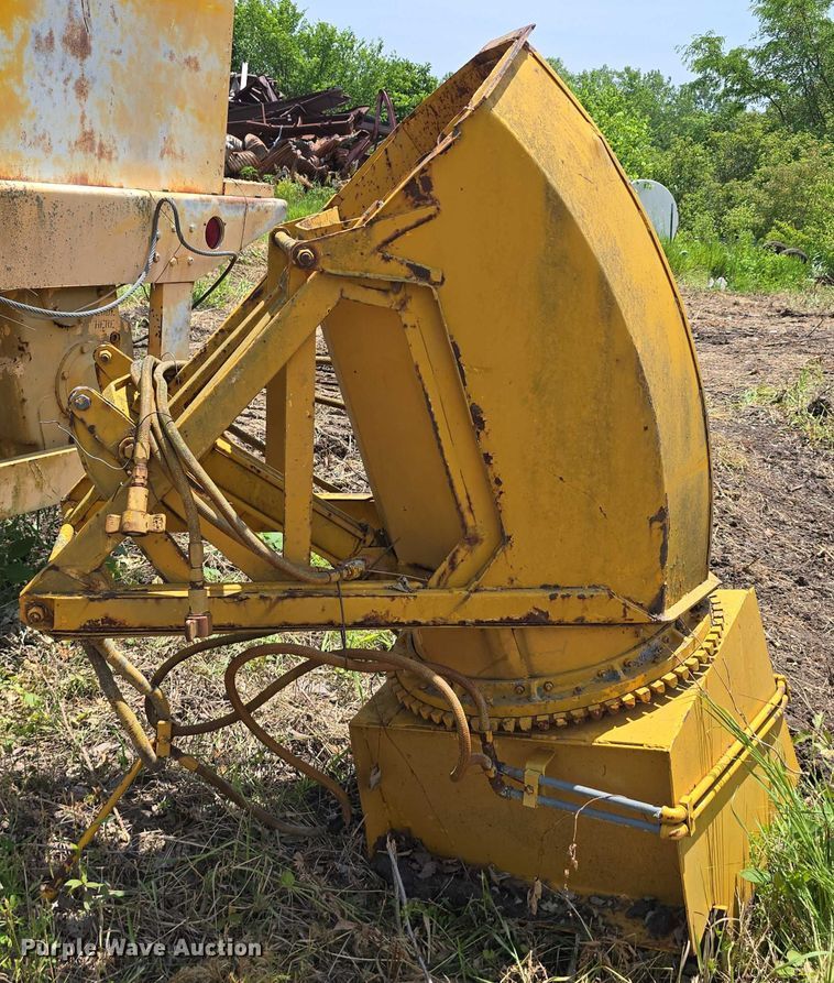 image for item DT6945 1981 Oshkosh WT-2206 snowblower truck