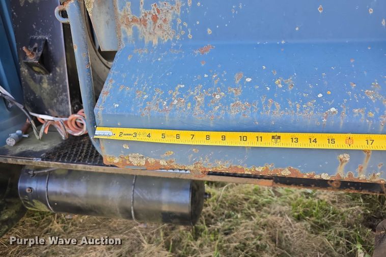 image for item DT6946 1985 International S1700 dump truck