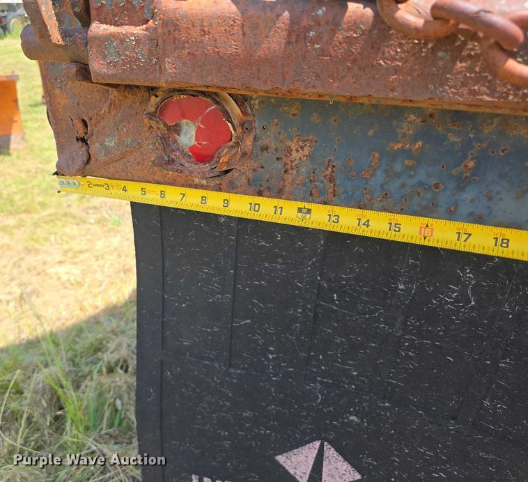 image for item DT6946 1985 International S1700 dump truck