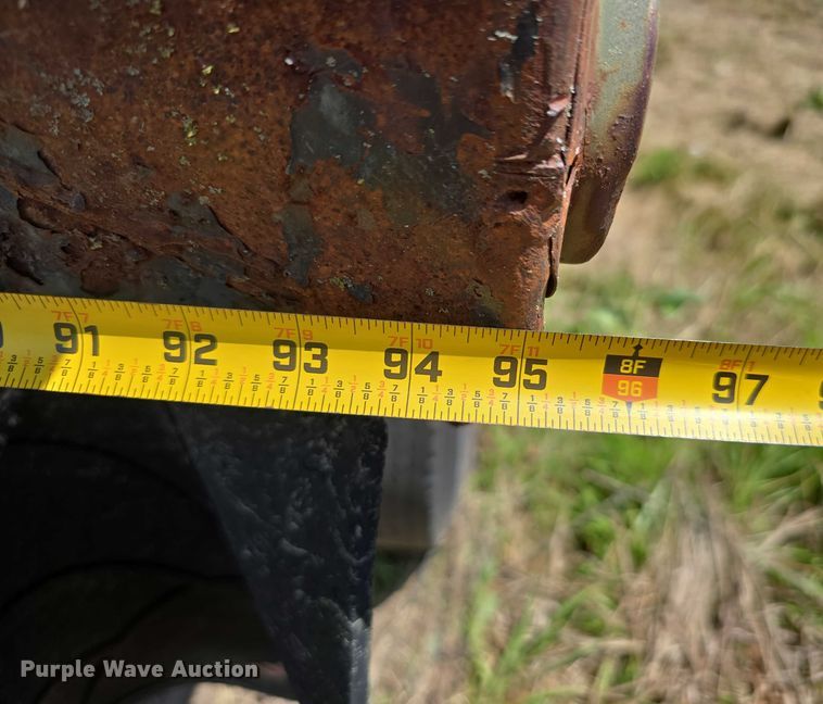 image for item DT6946 1985 International S1700 dump truck