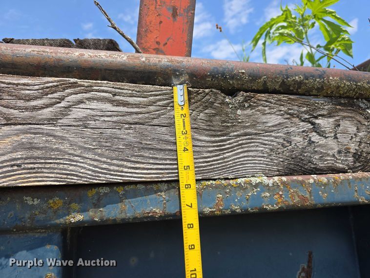 image for item DT6946 1985 International S1700 dump truck