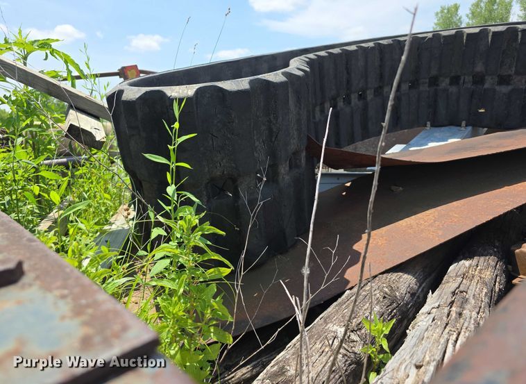 image for item DT6946 1985 International S1700 dump truck