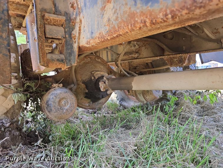 image for item DT6946 1985 International S1700 dump truck