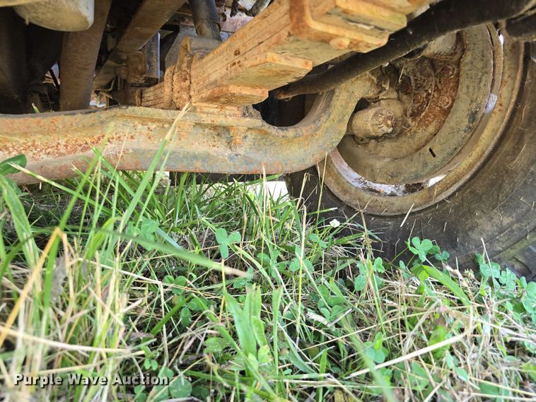 image for item DT6946 1985 International S1700 dump truck