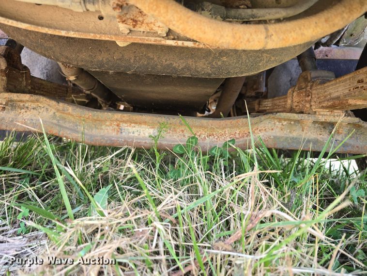 image for item DT6946 1985 International S1700 dump truck