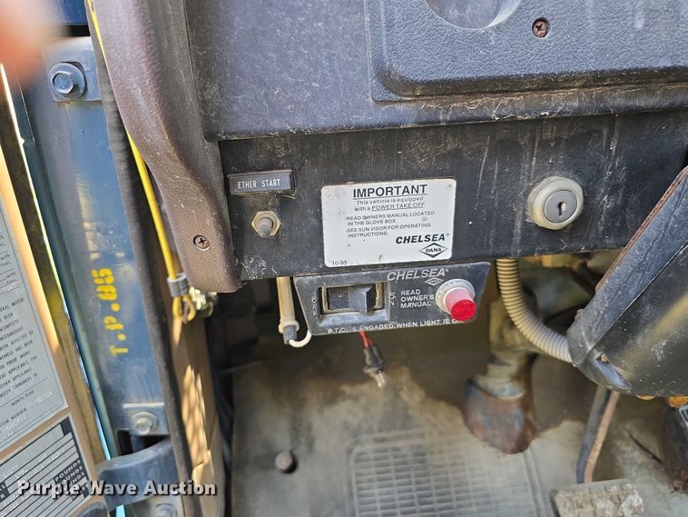 image for item DT6946 1985 International S1700 dump truck