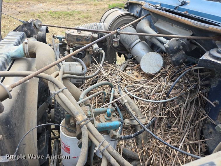 image for item DT6946 1985 International S1700 dump truck