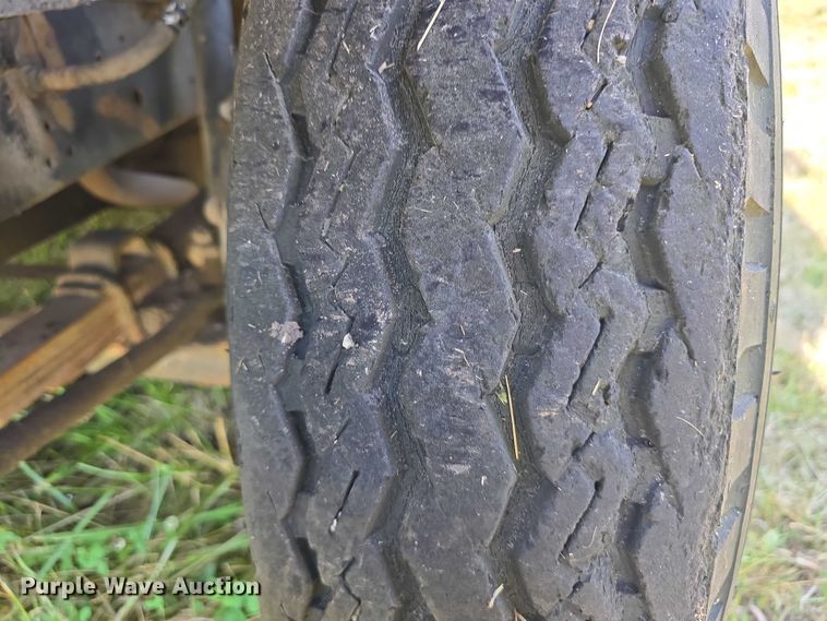 image for item DT6946 1985 International S1700 dump truck