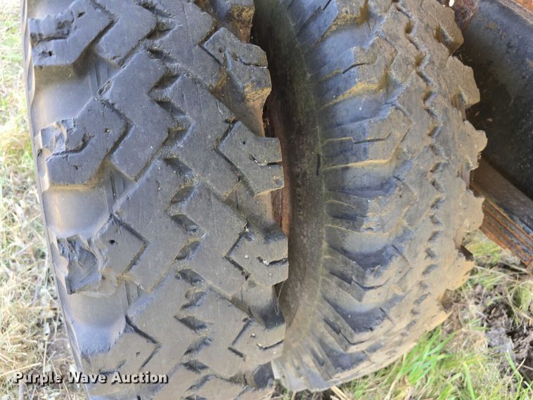 image for item DT6946 1985 International S1700 dump truck