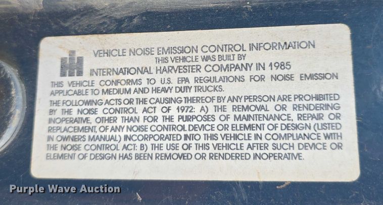 image for item DT6946 1985 International S1700 dump truck