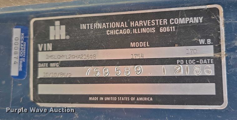 image for item DT6946 1985 International S1700 dump truck