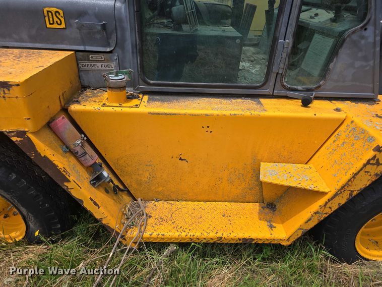 image for item DT6948 Wiggins W150Y forklift