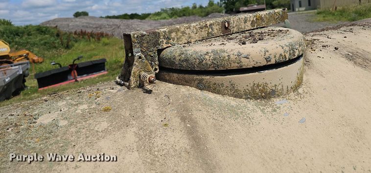 image for item DT6949 1987 Aero Welding Inc. tank trailer