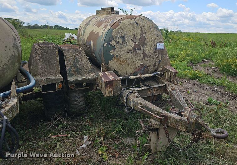 image for item DT6953 (3) tank trailers