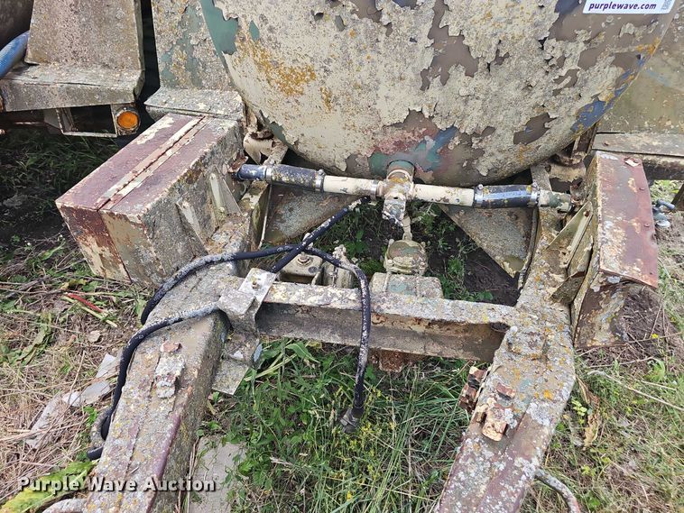 image for item DT6953 (3) tank trailers