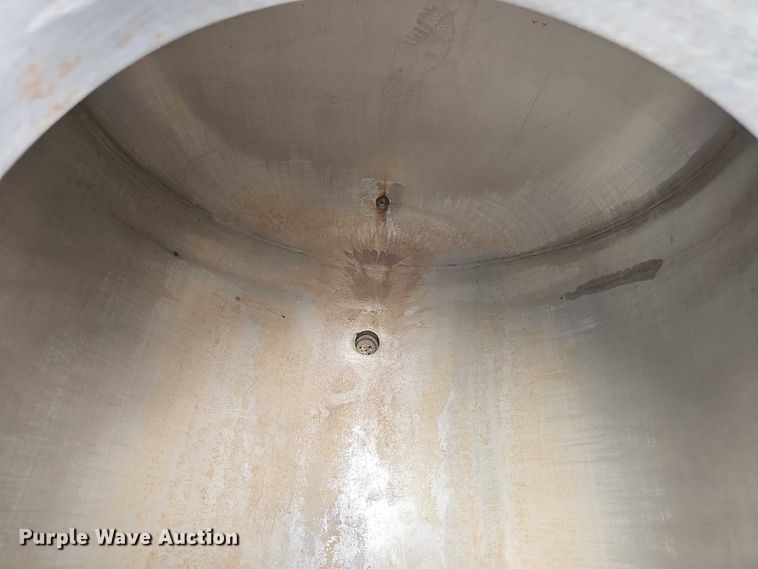 image for item DT6953 (3) tank trailers