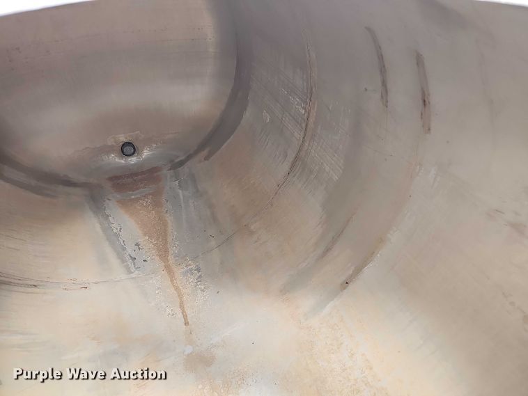 image for item DT6953 (3) tank trailers