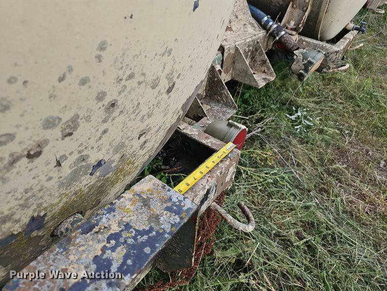 image for item DT6953 (3) tank trailers