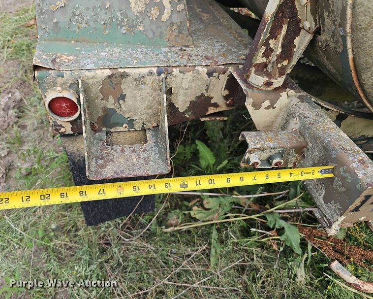 image for item DT6953 (3) tank trailers