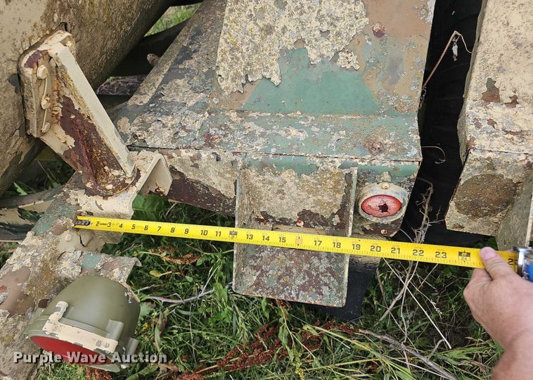 image for item DT6953 (3) tank trailers