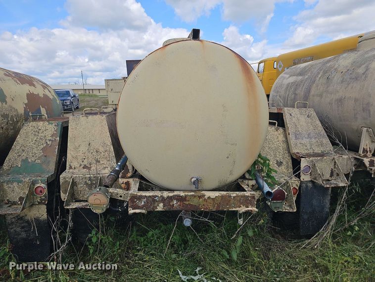 image for item DT6953 (3) tank trailers