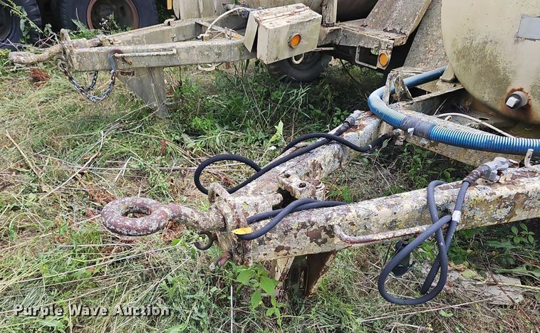 image for item DT6953 (3) tank trailers