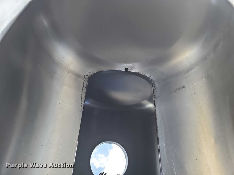 image for item DT6953 (3) tank trailers