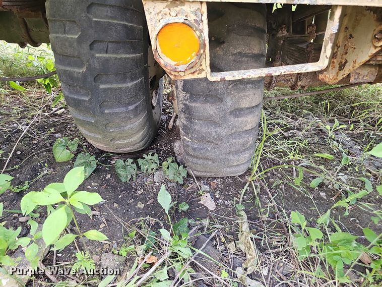 image for item DT6953 (3) tank trailers