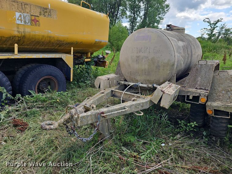 image for item DT6953 (3) tank trailers