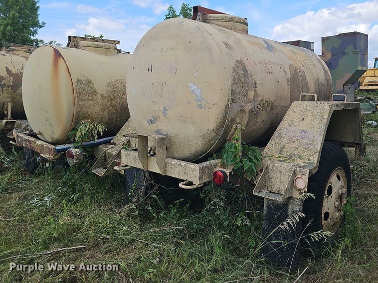 image for item DT6953 (3) tank trailers