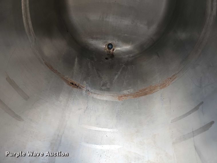 image for item DT6953 (3) tank trailers