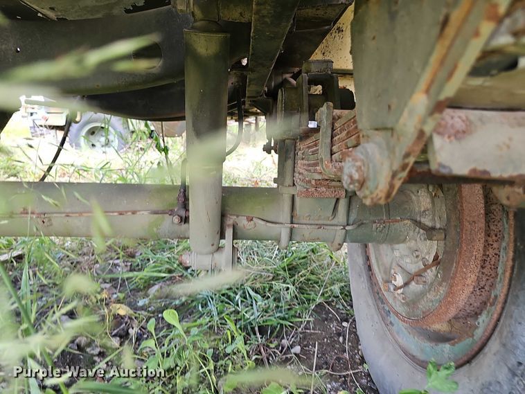 image for item DT6953 (3) tank trailers