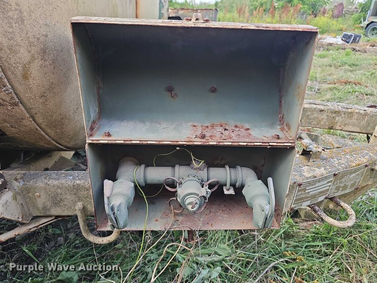 image for item DT6953 (3) tank trailers