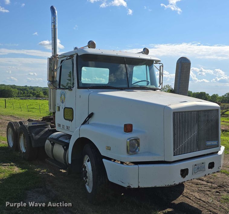image for item DT6956 1992 White GMC WG Series semi truck