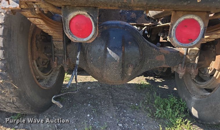 image for item DT6956 1992 White GMC WG Series semi truck