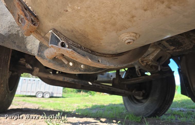 image for item DT6956 1992 White GMC WG Series semi truck