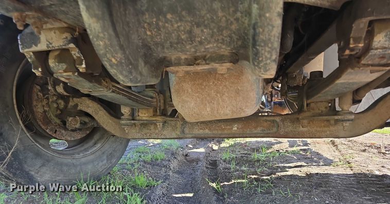 image for item DT6956 1992 White GMC WG Series semi truck