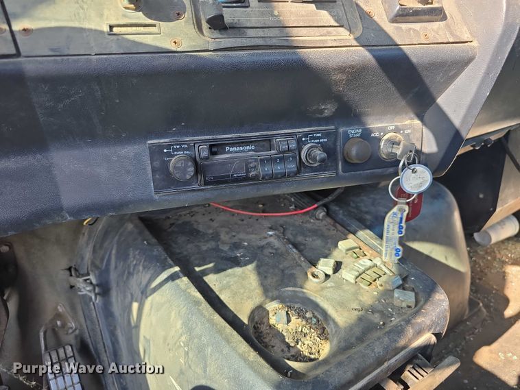 image for item DT6956 1992 White GMC WG Series semi truck